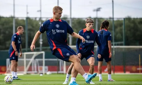 Trung vệ Mathijs de Ligt bị chê thậm tệ khi gia nhập Man United