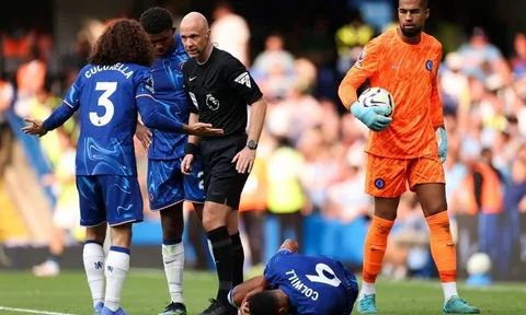 Tỉ phú Todd Boehly thất vọng, Chelsea bị ví như nhóm người xa lạ