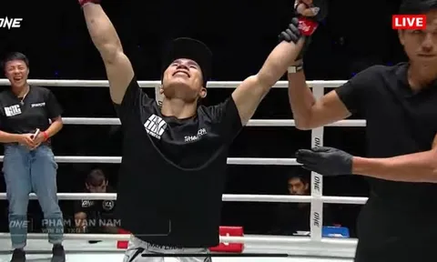 Võ sĩ Phạm Văn Nam giành chiến thắng trong ngày ra mắt ONE Championship