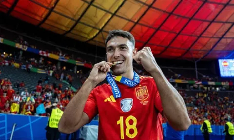 Nhà vô địch EURO 2024 tiết lộ lý do "bẻ kèo" với Liverpool