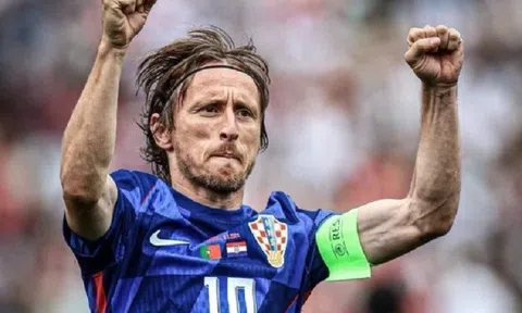 Luka Modric thiết lập kỷ lục trong ngày Croatia đánh bại Ba Lan