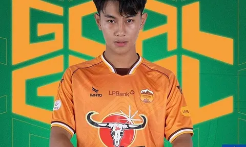 "Ngôi sao" tuổi teen lập 2 kỷ lục V.League
