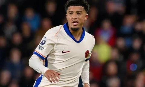 Jadon Sancho được khen ngợi