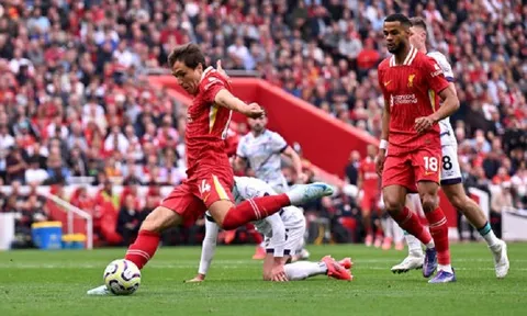 Man United bất lực, Liverpool "phả hơi nóng" vào đại chiến