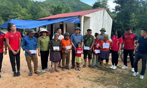 Trung tâm Huấn luyện Thể thao Quốc gia Hà Nội trao 300 triệu đồng ủng hộ đồng bào chịu ảnh hưởng bão số 3
