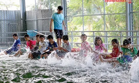 Hậu Giang tổ chức nhiều lớp phổ cập bơi cho trẻ em các địa phương