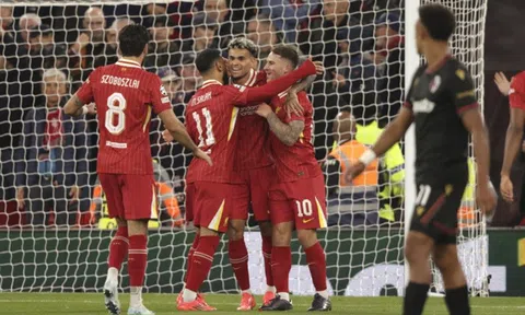 Liverpool giữ mạch toàn thắng, Aston Villa quật ngã Bayern Munich ở Champions League