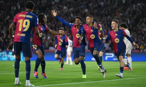 Raphinha lập hat-trick giúp Barcelona đánh bại Bayern Munich sau gần 1 thập kỉ
