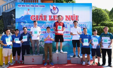 Giải Leo núi "Chinh phục đỉnh Non Vua"