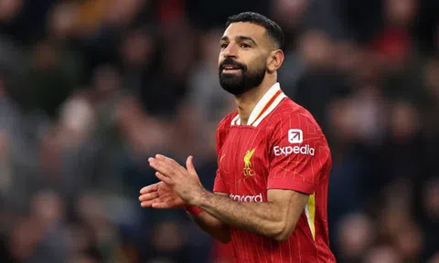 Huấn luyện viên Arne Slot không lo lắng về tương lai của Mohamed Salah