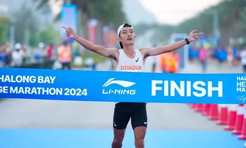 Phạm Hồng Lệ và Hoàng Nguyên Thanh vô địch giải chạy Marathon Quốc tế Di sản Hạ Long 2024