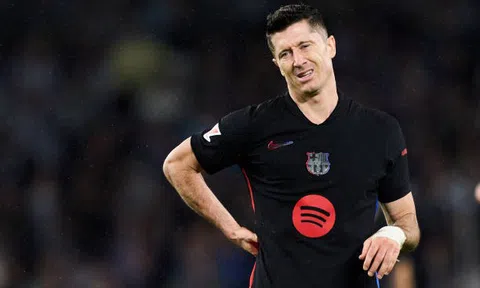 Lewandowski trở lại ở trận lành ít dữ nhiều của Barca