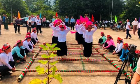 Xây dựng mô hình bảo tồn, phát huy văn hóa phi vật thể các dân tộc thiểu số