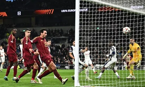 Tottenham đánh rơi chiến thắng trước AS Roma ở phút bù giờ