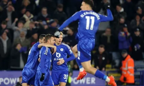 Leicester City giành chiến thắng đậm trận ra mắt huấn luyện viên Ruud van Nistelrooy