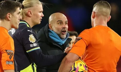 Huấn luyện viên Pep Guardiola thừa nhận Man City không thể nghĩ về cuộc đua vô địch