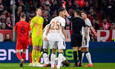 Bayern Munich đón tin không vui từ thủ môn Manuel Neuer