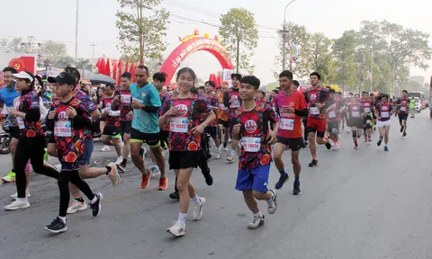 Hơn 600 vận động viên tranh tài giải Chạy “Bắc Giang mùa quả ngọt”