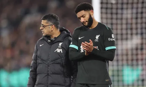 Liverpool trả giá đắt sau trận thắng đậm West Ham