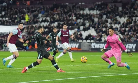 Vòng 19 Premier League 2024-2025: Liverpool nhấn chìm đối thủ, Man City thắng trở lại