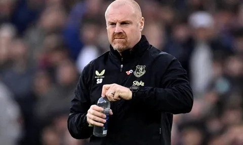 Premier League 2024-2025: Huấn luyện viên Sean Dyche bị sa thải