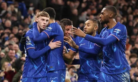 Ngược dòng giành trọn 3 điểm, Chelsea trở lại tốp 4 Premier League