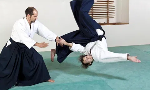 Bạn Vĩnh Khang ở Thái Bình hỏi: Xin cho biết, môn võ Aikido có nguồn gốc từ đâu và lợi ích khi tập môn võ này?