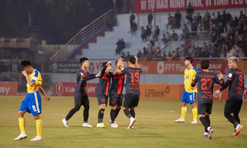Vòng 8 Giải hạng Nhất Quốc gia 2024-2025: Đội của Công Phượng và Hoàng Đức thắng nhờ vận may