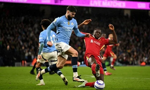 Vòng 26 Premier League: Liverpool hạ gục Man City ngay tại Etihad