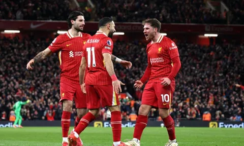 Liverpool xây chắc ngôi đầu, Salah cân bằng thành tích ấn tượng