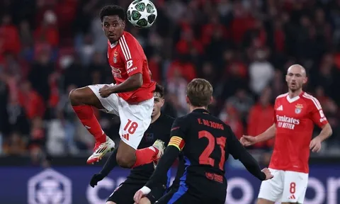 Lượt đi vòng 1/8 Champions League: Raphinha lập công, Barcelona thắng Benfica