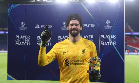 Alisson và Szczesny cùng lập kỷ lục tại vòng 1/8 Champions League