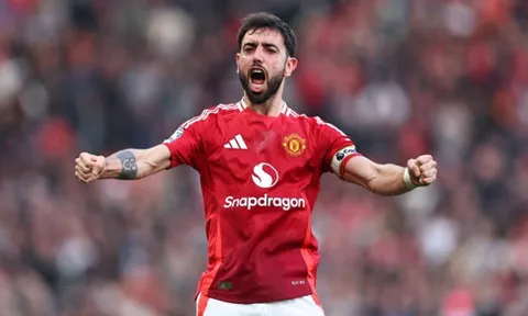 Hojlund bị Amorim bỏ rơi, huấn luyện viên Arteta khen Bruno Fernandes