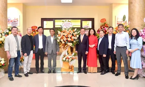 Thứ trưởng Bộ Văn hóa, Thể thao và Du lịch Hoàng Đạo Cương thăm và chúc mừng Cục Thể dục thể thao Việt Nam