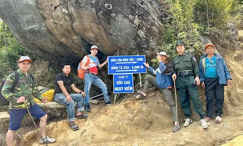 100 nhà báo, phóng viên tham gia giải Leo núi "Bước chân trên mây" lần thứ II