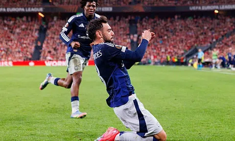 Bruno Fernandes lập kỉ lục tại Europa League, Tottenham trả giá cực đắt