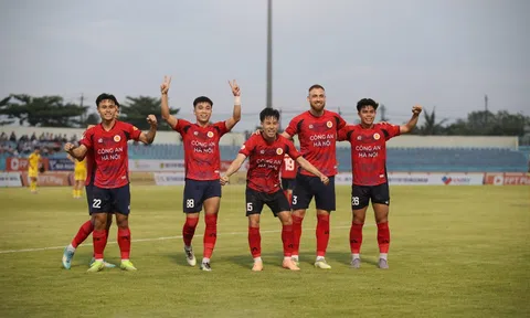 Vòng 21 V.League 2024-2025: Công an Hà Nội thắng đậm trên sân khách