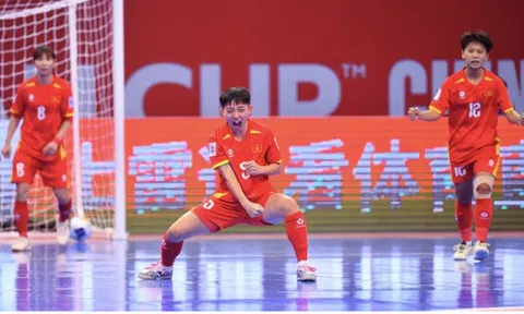 Futsal nữ Việt Nam thắng kịch tính để tạm dẫn đầu bảng B giải châu Á 2025