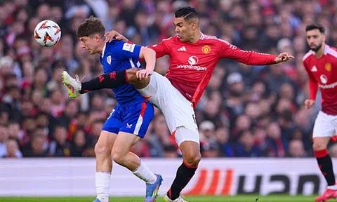 Man United đi vào lịch sử Europa League
