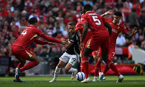 Vòng 36 Premier League: Arsenal cầm hòa Liverpool, Chelsea và Man United cùng gục ngã