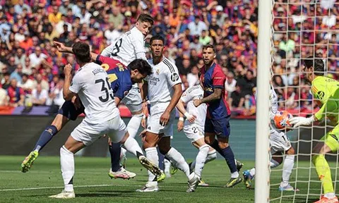 Vòng 35 La Liga: Barcelona chạm tay vào chức vô địch sau trận El Clasico với Real Madrid