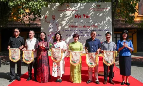 Hội thi cắm hoa, trang trí mâm ngũ quả kỷ niệm 135 năm Ngày sinh Chủ tịch Hồ Chí Minh và 56 năm thực hiện Di chúc của Bác