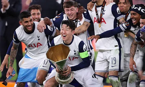 Son Heung-min bật khóc khi vô địch Europa League