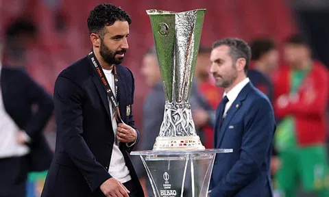 Huấn luyện viên Amorim dọa rời Man United, McTominay tranh giải Cầu thủ xuất sắc nhất Serie A