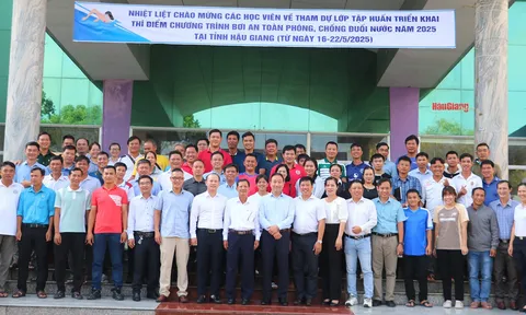 Hậu Giang tổ chức tập huấn Chương trình bơi an toàn phòng, chống đuối nước năm 2025
