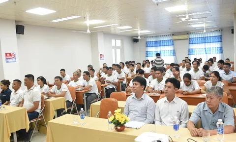 Quảng Nam tập huấn nghiệp vụ dạy bơi và kỹ năng phòng, chống đuối nước trẻ em năm 2025