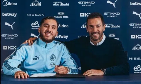 Man City công bố tân binh thứ ba
