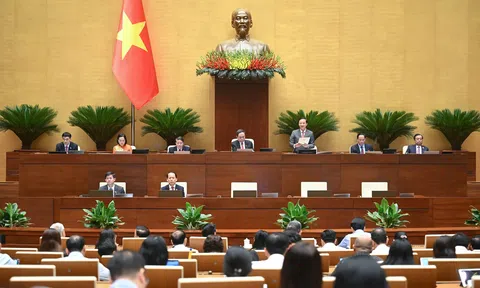 Quốc hội thông qua Luật Tổ chức chính quyền địa phương (sửa đổi)