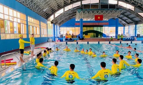 Thành phố Huế tập huấn chuyên môn hướng dẫn viên môn Bơi, Lặn