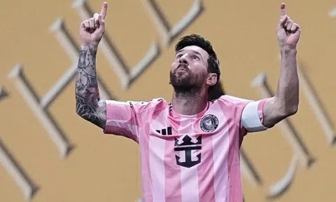 Tiền đạo Lionel Messi đi vào lịch sử sau trận thắng Porto